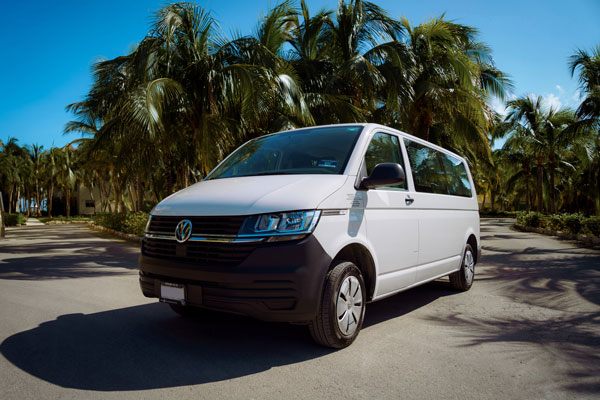 This is the best option for low-cost shared transportation. Enjoy an efficient service that will drive you comfortably and on time. It accommodates a maximum of 7 passengers including luggage.